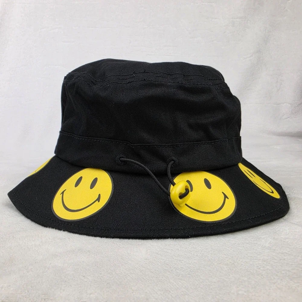 Smiley Bucket Hat Cap Medium Large Chinatown Market Woven Label Black NWT